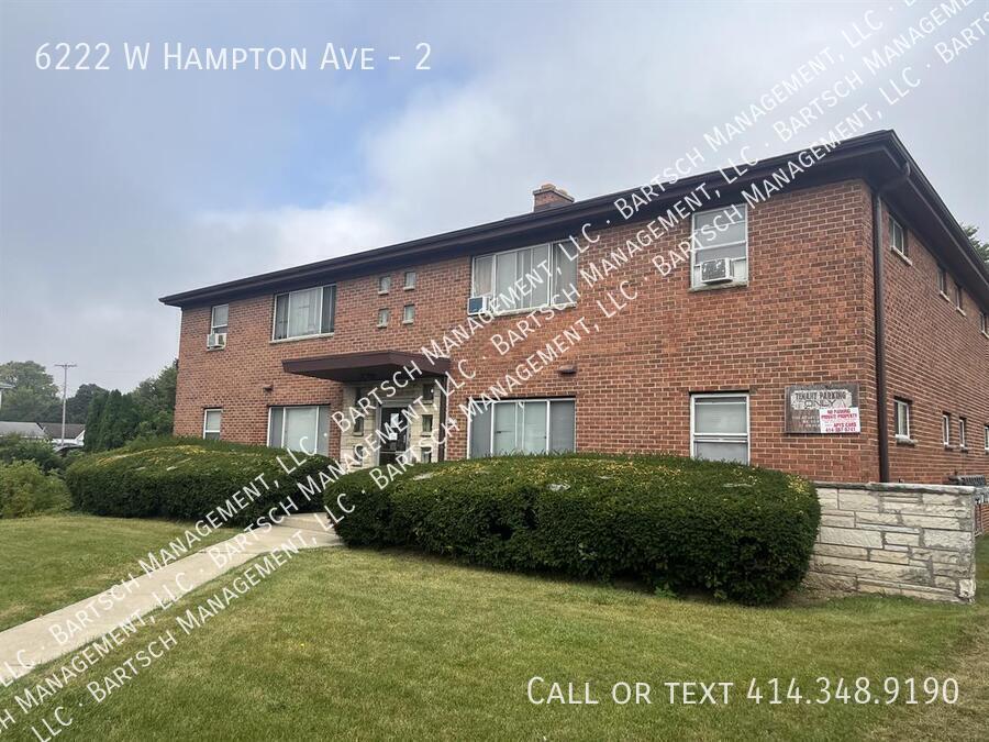 6222 W Hampton Ave in Milwaukee, WI - Building Photo
