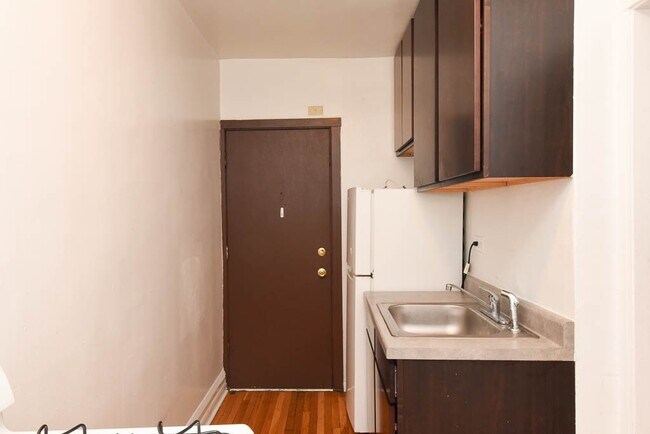 3300 W Schubert Ave in Chicago, IL - Building Photo - Building Photo