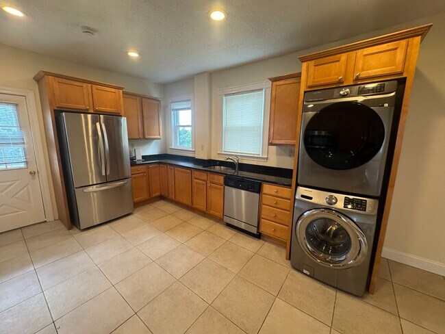 64 Fisher Ave, Unit 3