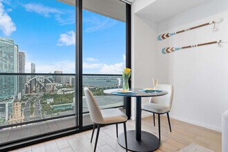 398 NE 5th St, Unit SI ID1464602P in Miami, FL - Building Photo - Building Photo