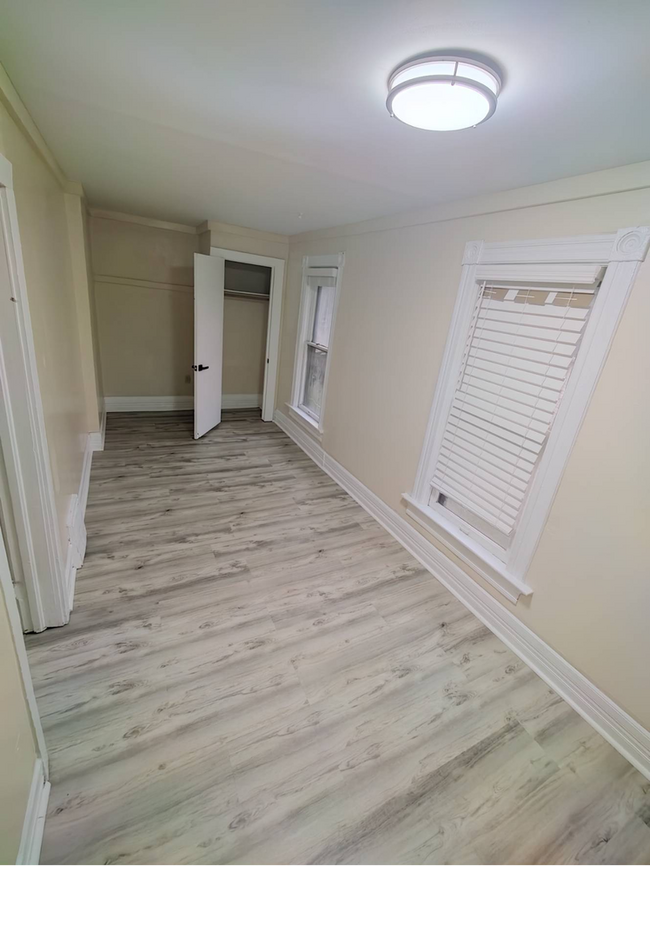 2753 N Holton St in Milwaukee, WI - Building Photo - Building Photo