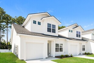 1146 Walker Point Way in Brunswick, GA - Building Photo