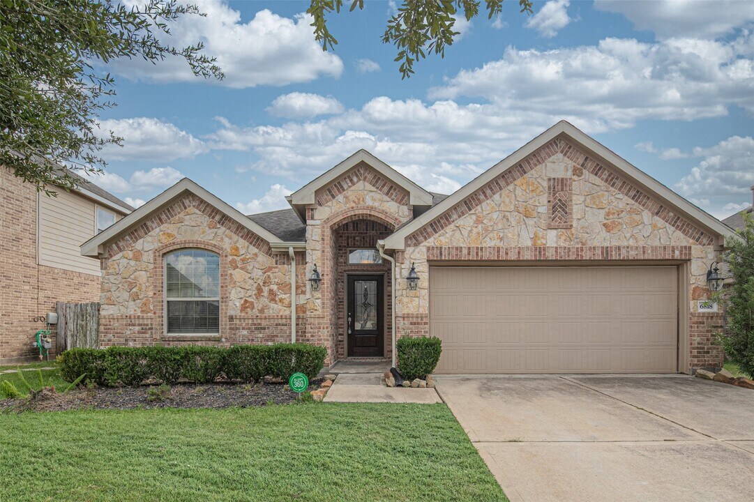 6818 Rambling Manor Ct in Richmond, TX - Building Photo