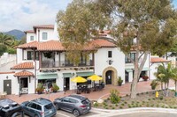 1298 Coast Village Rd in Montecito, CA - Foto de edificio - Building Photo