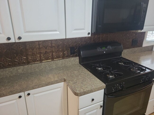 property at 5 Dupaw Gould Rd