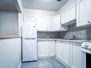 1925 Nelson St in Vancouver, BC - Building Photo - Building Photo