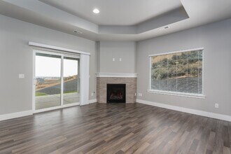 1102 Chinook Dr in Richland, WA - Building Photo - Building Photo
