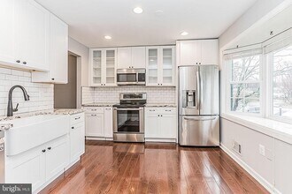 10414 Armstrong St in Fairfax, VA - Building Photo - Building Photo