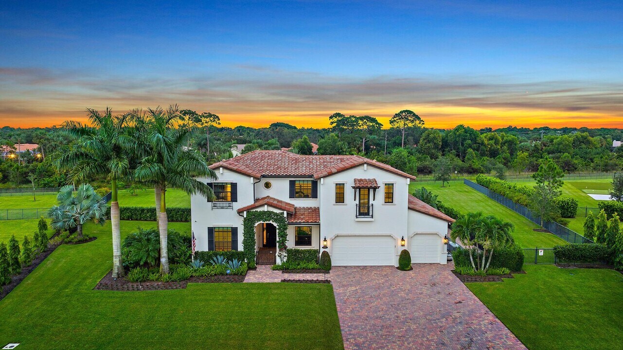 8164 SE Old Plantation Cir in Jupiter, FL - Building Photo