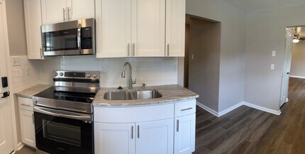 5608 Aurora Dr in Virginia Beach, VA - Building Photo - Building Photo