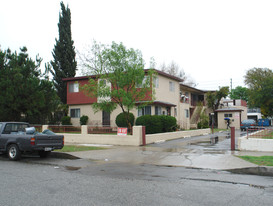 5920 Willowcrest Ave Apartments