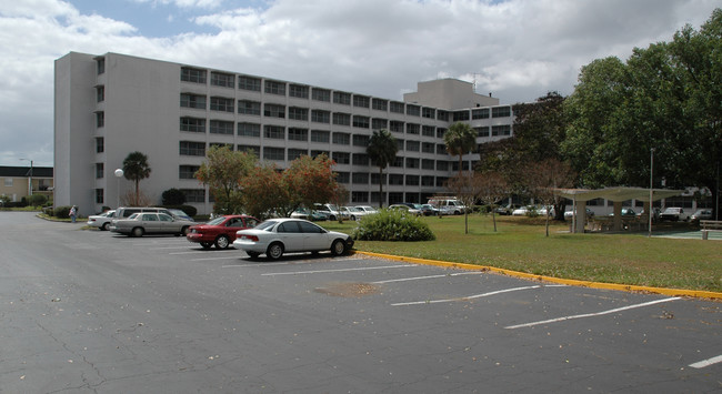 Delaney Court Apartments in Orlando, FL - Building Photo - Building Photo