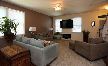 Kent Road Village in Richmond, VA - Foto de edificio - Interior Photo