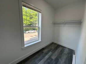 512 Centre St, Unit 1 in Boston, MA - Building Photo - Building Photo