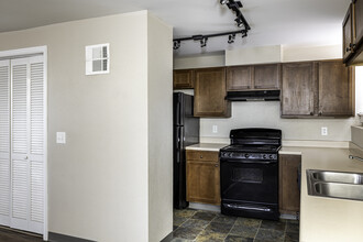 Market Street Lofts in Wichita, KS - Building Photo - Interior Photo