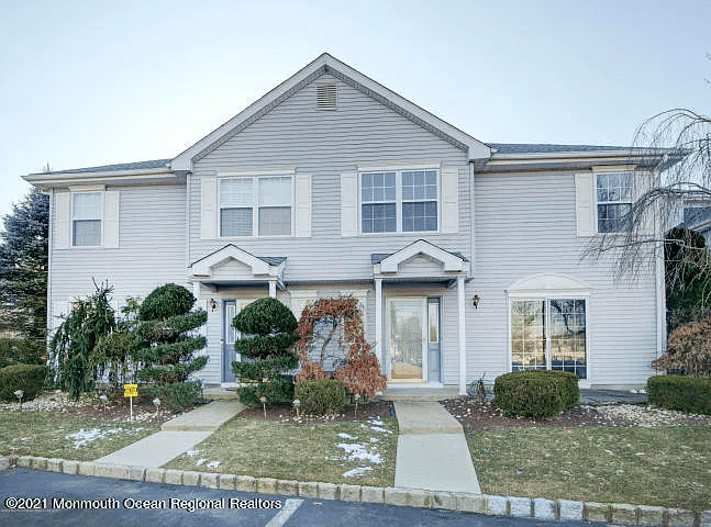 869 Mariposa Ct in Morganville, NJ - Foto de edificio