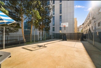 10982 Roebling Ave, Unit 509 in Los Angeles, CA - Building Photo - Building Photo