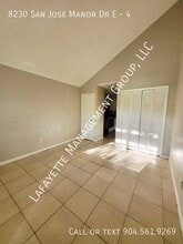 8230 San Jose Manor Dr E in Jacksonville, FL - Building Photo - Building Photo