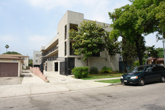 461 W Windsor Rd in Glendale, CA - Foto de edificio - Building Photo