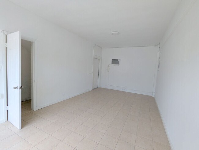 500 Northwood Rd-Unit -2325 in West Palm Beach, FL - Building Photo - Building Photo