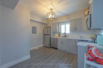 818 Orpington Rd in Peterborough, ON - Building Photo - Building Photo