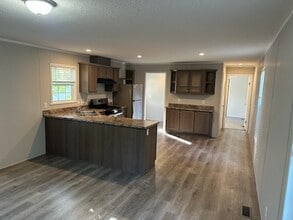 7519 Dorr St in Toledo, OH - Building Photo - Building Photo