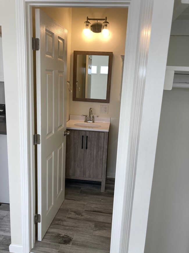 4124 W 173rd Pl, Unit 173rd Studio in Torrance, CA - Building Photo - Building Photo