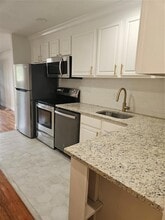 320 Lakeview St, Unit 222 in Orlando, FL - Building Photo - Building Photo