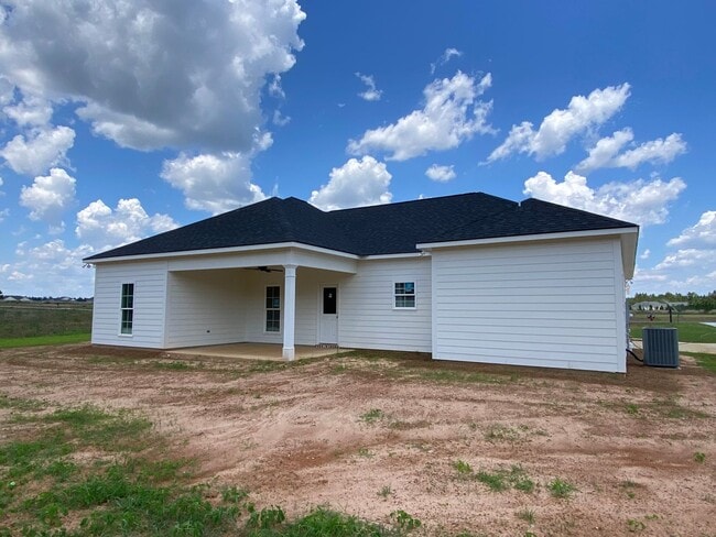 140 Scarlet Wy in Leesburg, GA - Building Photo - Building Photo