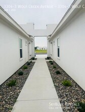 3304 Wolf Crk Ave in McAllen, TX - Building Photo - Building Photo