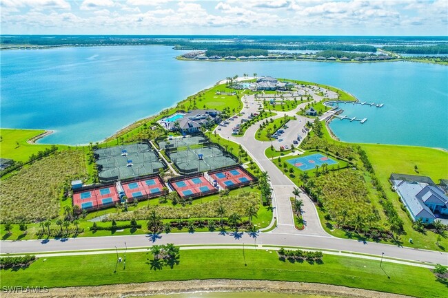 13691 Blue Bay Cir in Ft. Myers, FL - Foto de edificio - Building Photo