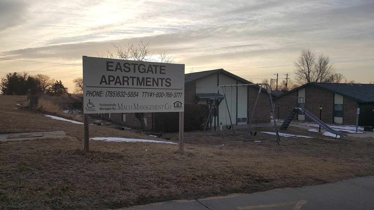 Eastgate Apartments in Clay Center, KS - Building Photo