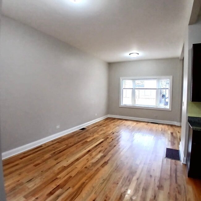 3904 W Armitage Ave in Chicago, IL - Building Photo - Building Photo