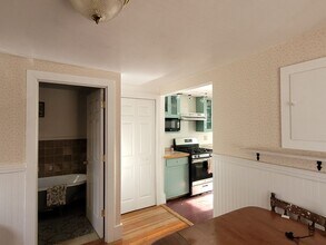 22 Day St in Windsor, VT - Building Photo - Building Photo