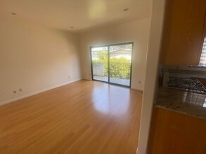 80 S Meridith Ave, Unit 06 in Pasadena, CA - Foto de edificio - Building Photo