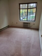8 Oakwood Ave, Unit A 13 in Norwalk, CT - Building Photo - Building Photo