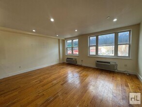 BROADWAY, Unit 2F in Brooklyn, NY - Foto de edificio - Building Photo