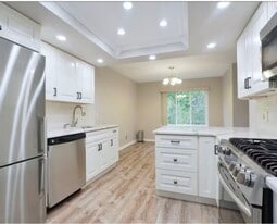 41 Wellington Ct, Unit 3I in Staten Island, NY - Building Photo