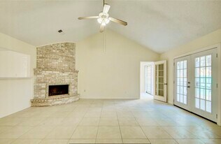 6115 Briar Glade Dr in Houston, TX - Building Photo