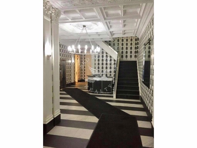 200 W 58th St-Unit -10A in New York, NY - Building Photo