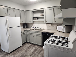 711 Dorroll St NE in Grand Rapids, MI - Building Photo - Building Photo