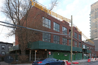 Vernon 3 in Long Island City, NY - Building Photo - Building Photo