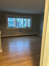 9608 N Greenwood Ave, Unit 1W in Des Plaines, IL - Building Photo - Building Photo