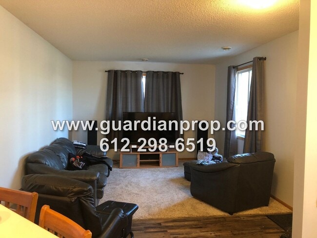 13055 Europa Trail Way N in Hugo, MN - Building Photo - Building Photo