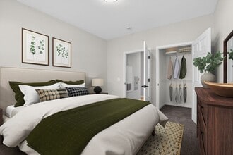 Eagle Rock Apartments at Fishkill in Fishkill, NY - Foto de edificio - Building Photo