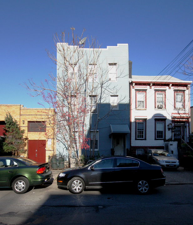 199 Freeman St in Brooklyn, NY - Foto de edificio