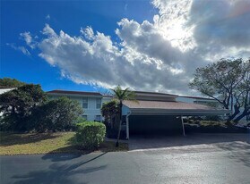 6237 Old Court Rd in Boca Raton, FL - Building Photo