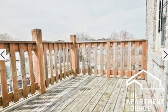 2318 N Southport Ave, Unit 3 in Chicago, IL - Foto de edificio - Building Photo