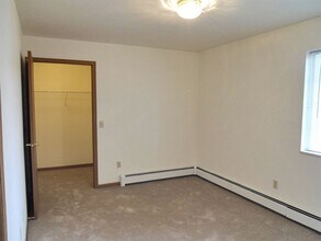 Riverwood Apartments in Mauston, WI - Building Photo - Building Photo