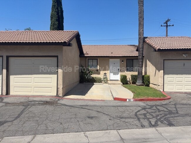 9505 Arlington Ave in Riverside, CA - Building Photo - Building Photo